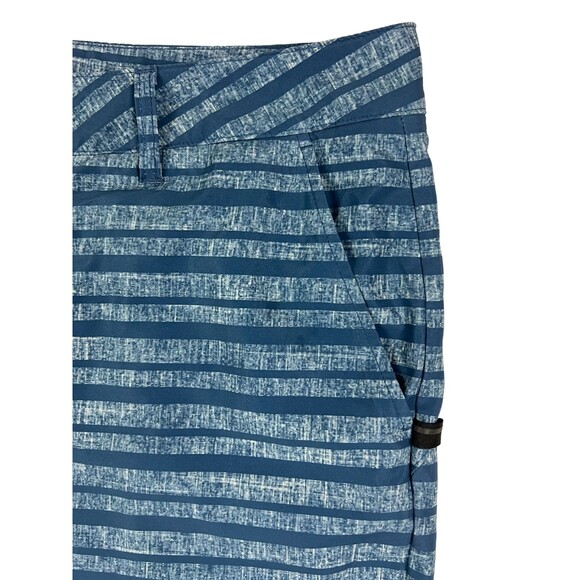 Oakley Shorts  Men's Size 38  Blue Stripe Lightweight Stretch Regular Fit Hybrid - Picture 4 of 8